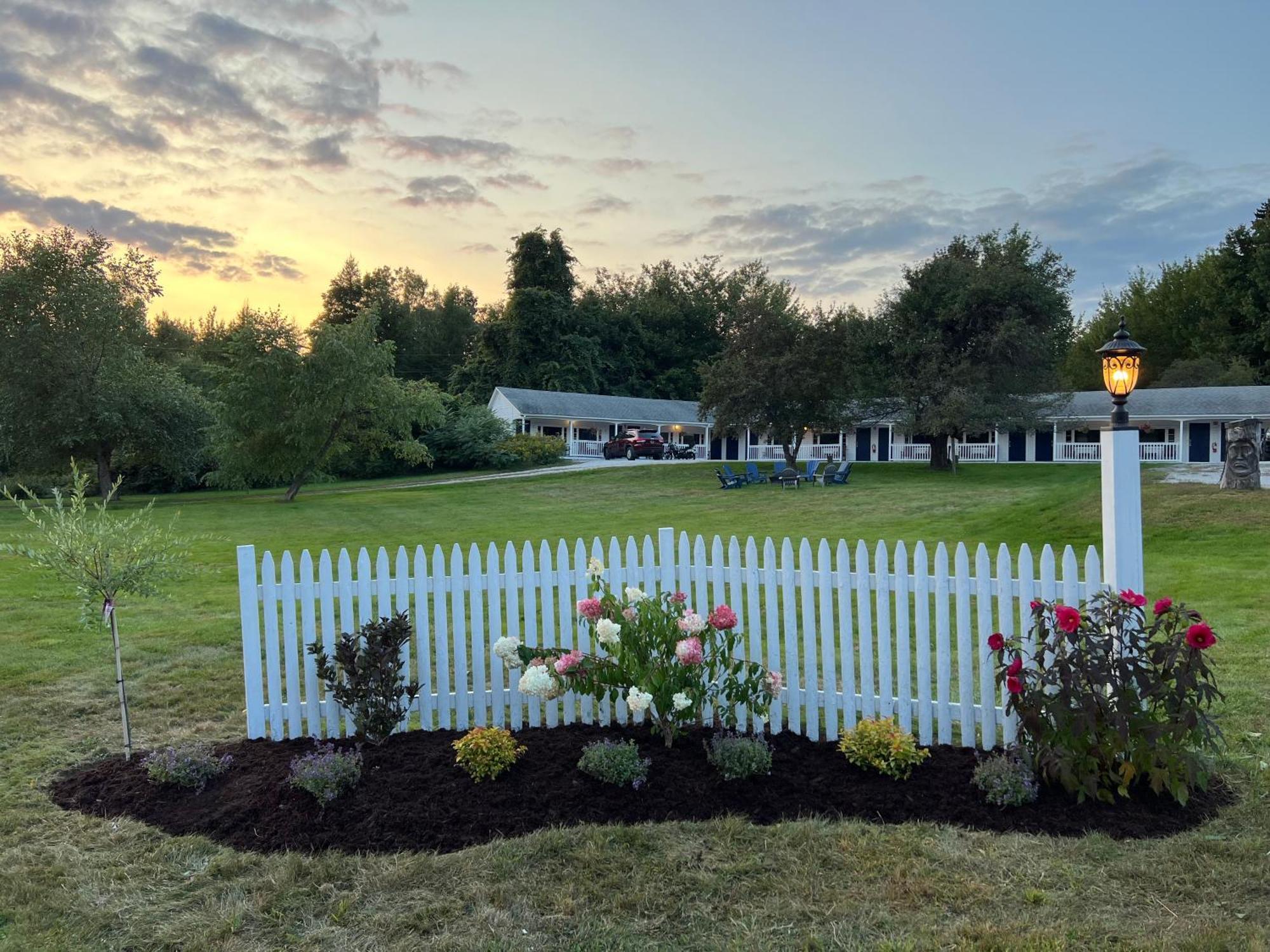 Yardarm Motel Searsport 외부 사진